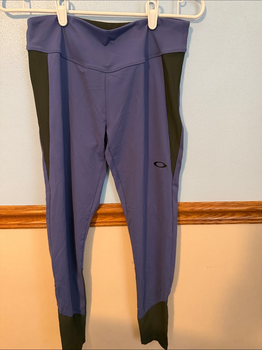 Oakley Luxe Blue and Black Performance Leggings Athletic Women’s Size Small